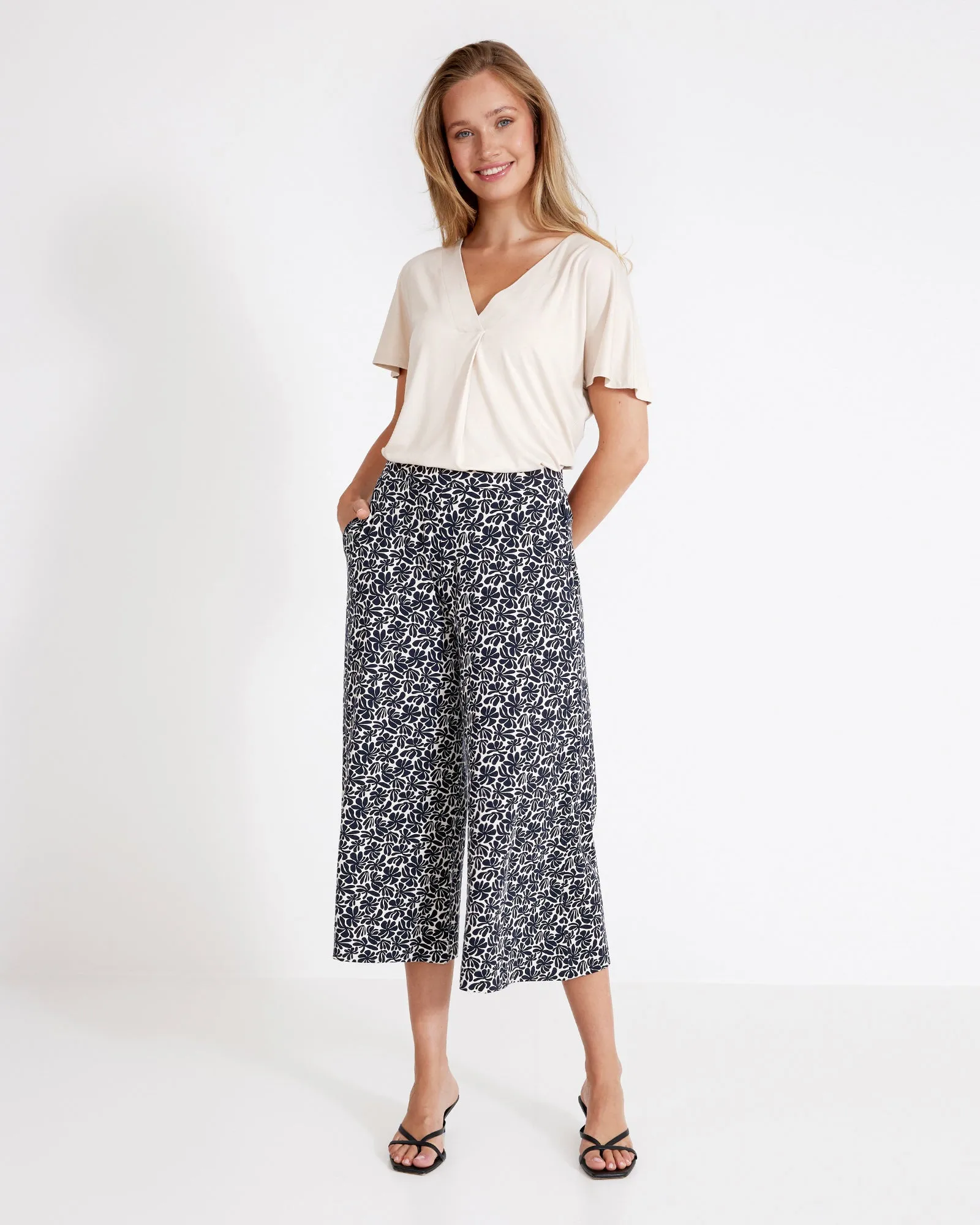Asta Culotte Navy Flowers