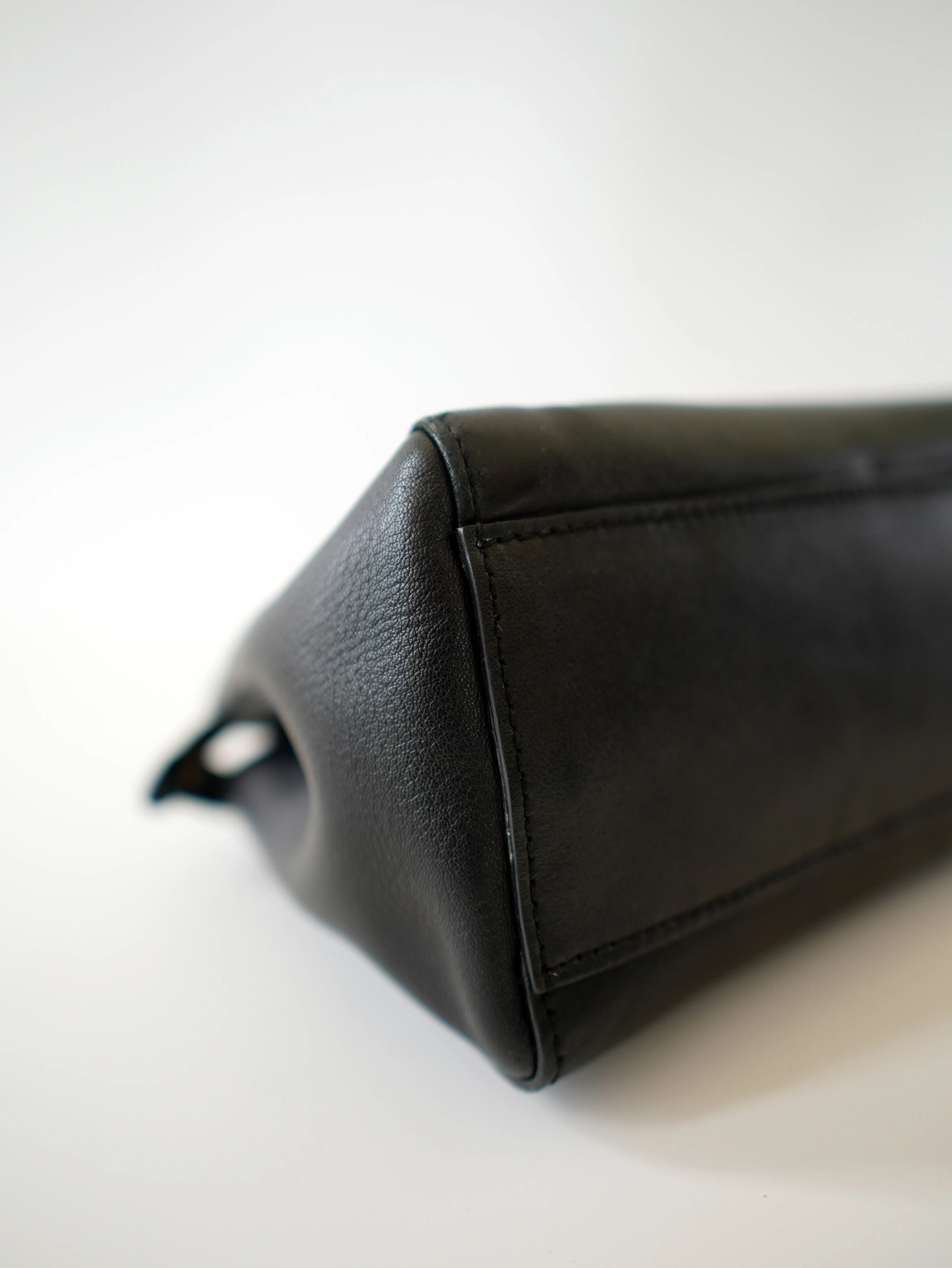 <b>FENDI</b> <br>Iconic Mini Peekaboo